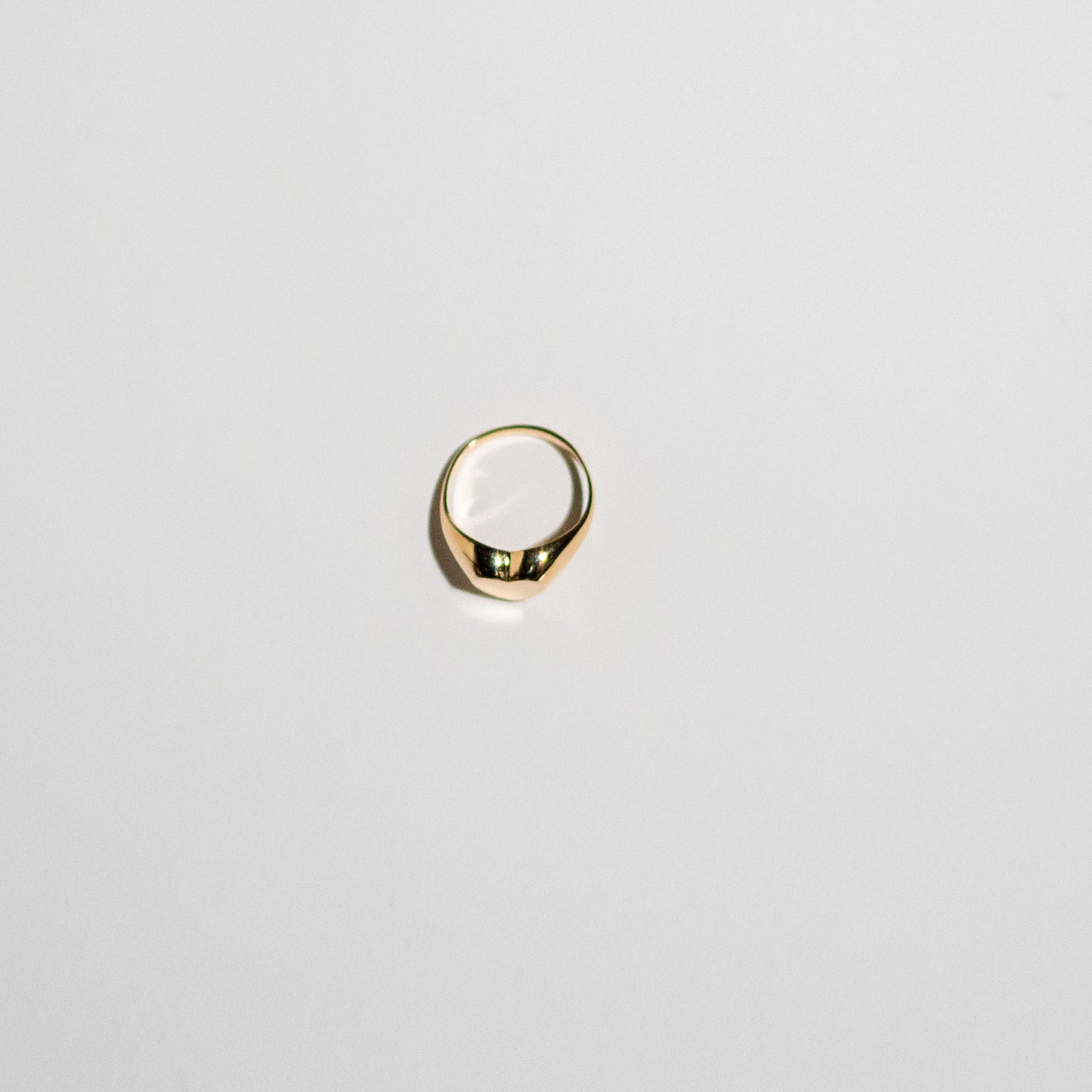 Ray 18k Gold Heart Signet Ring